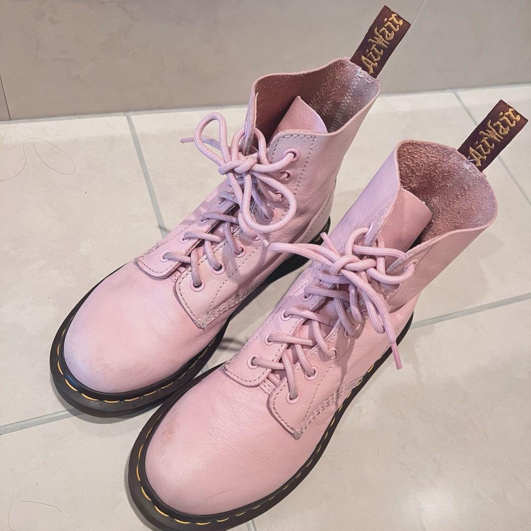 Dr.Martens ドクターマーチン ピンク 8ホール - メルカリ