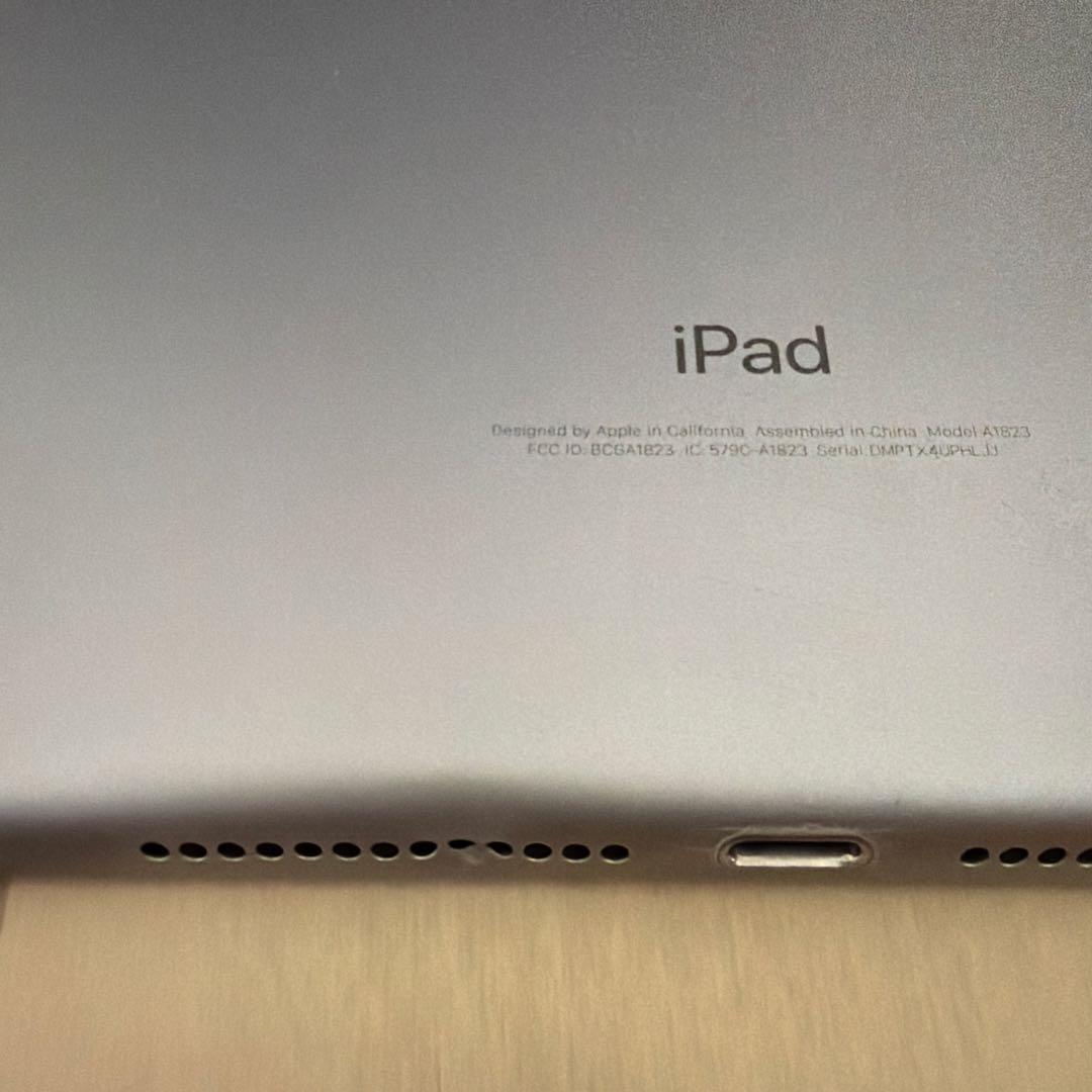 ジャンク品iPad 第5世代シルバー 画面ひび割れあり - メルカリ
