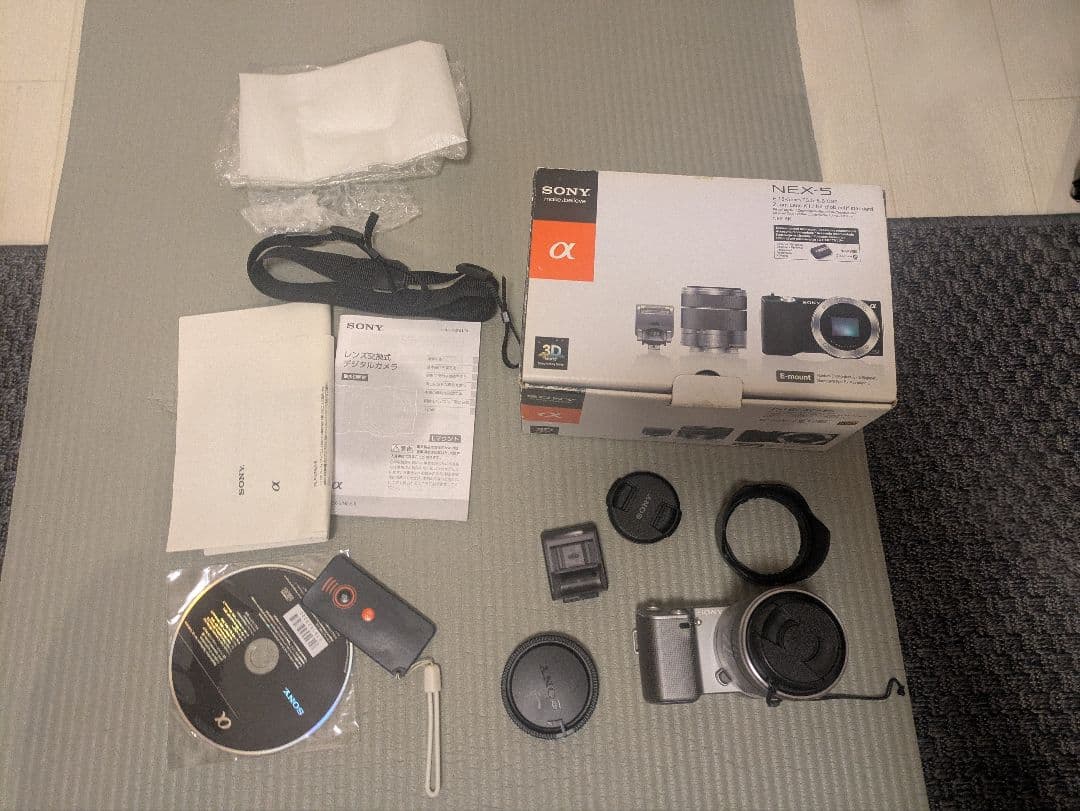 SONY NEX-5 標準ズーム(18-55mm)　バッテリー二つ付属 ソニー、「NEX-5」ダブルレンズにゴールドを追加 - 価格.com