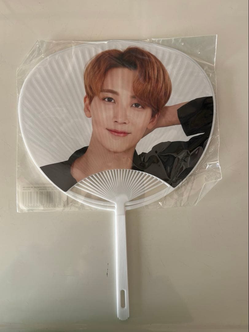 ジョンハン うちわ セブチ seventeen - メルカリ