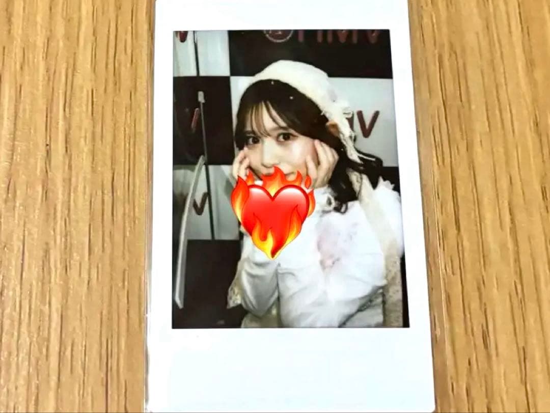 月足天音　LARME チェキ め*ん様 月足天音 LARME衣装 サイン入りチェキ - メルカリ