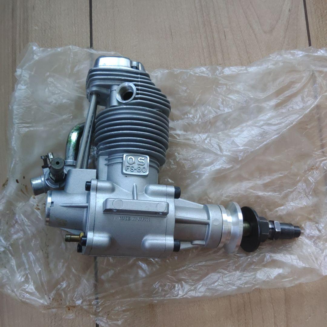OS FS-80 エンジン The O.S. FS-80 was first introduced in 1982 and was the third OHV