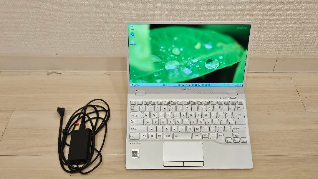 LiFEBOOK UH Series UH90/G2 MOFTスタンド付き 富士通FMVパソコン | LIFEBOOK UH90/G2