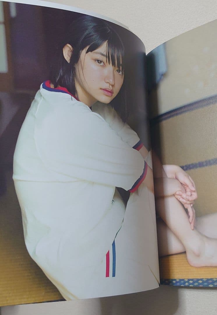 小宮山莉渚 直筆サイン入り ファースト写真集 「 少女果実 」 - メルカリ