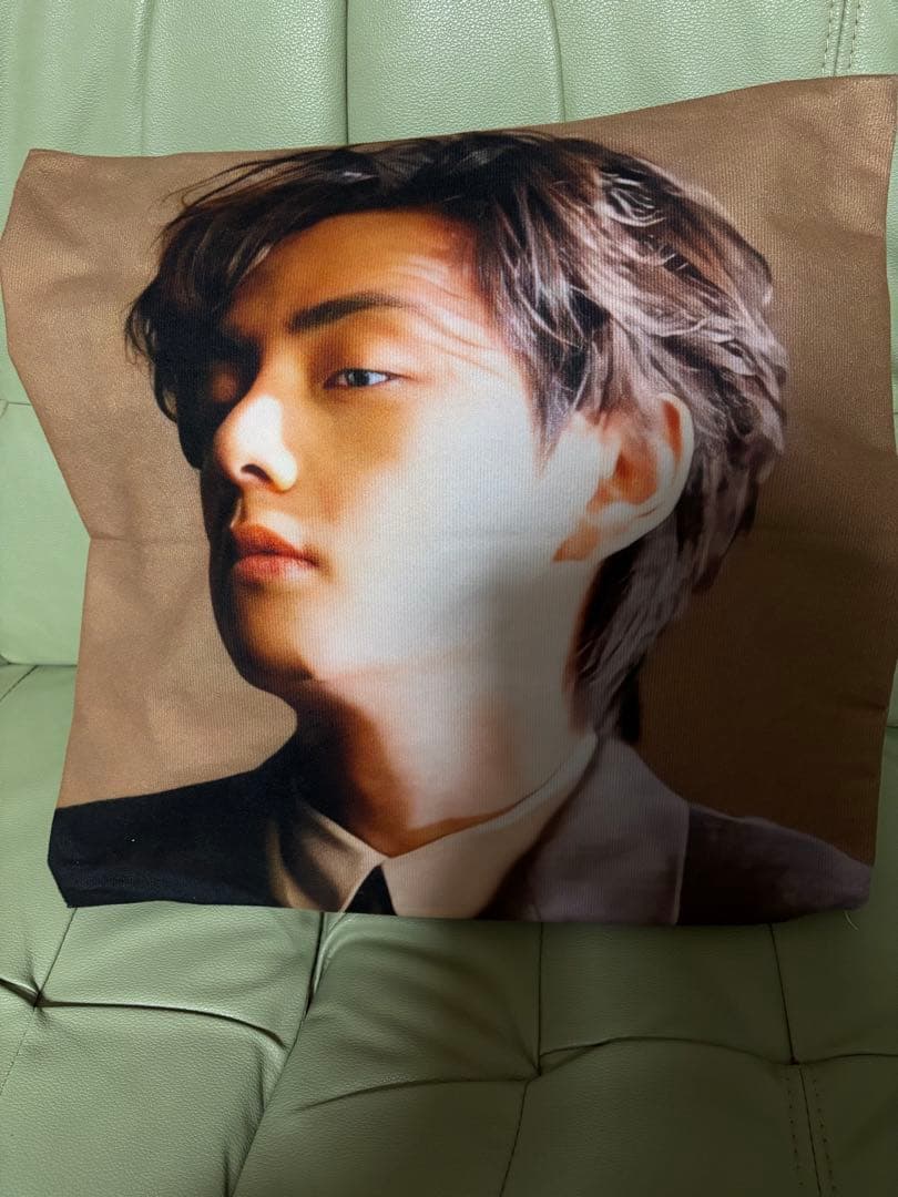 BTS V プリントクッションとクッションカバー - メルカリ