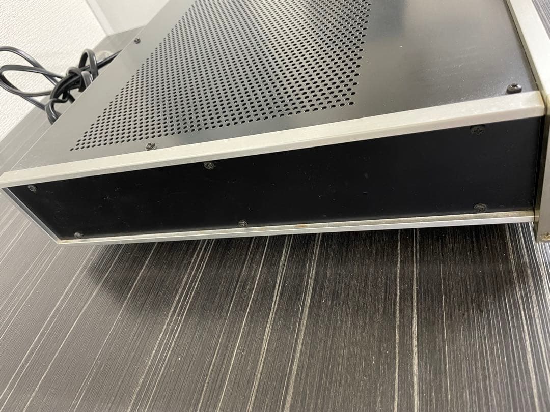 Accuphase アキュフェーズ C-220 プリアンプ 通電確認済み