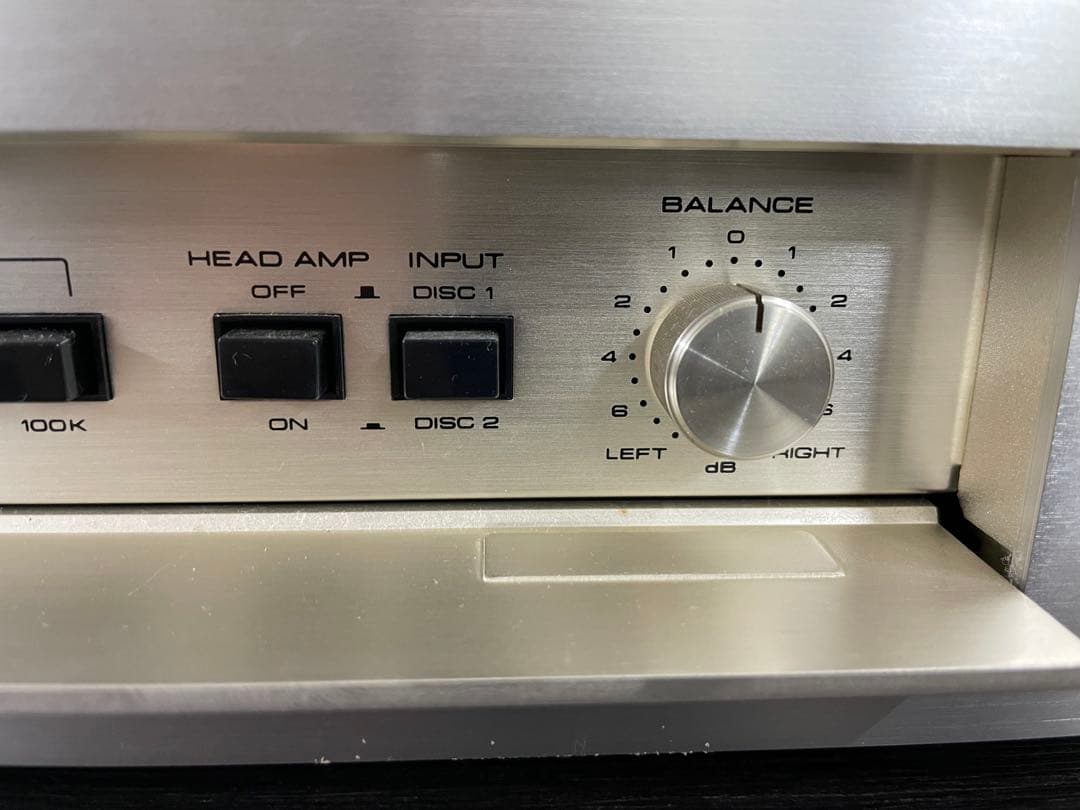 Accuphase アキュフェーズ C-220 プリアンプ 通電確認済み