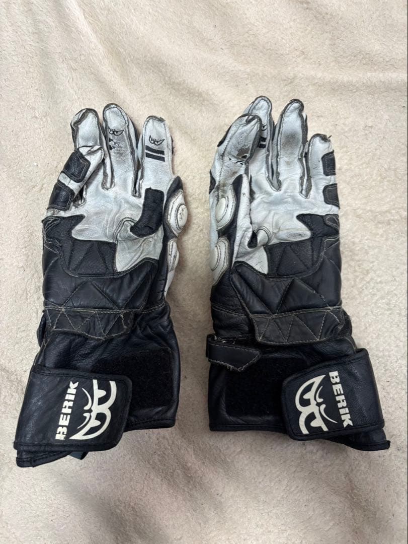 ベリック] LS1-9126-BK MFJ公認 レーシングスーツ おまけ付き - メルカリ