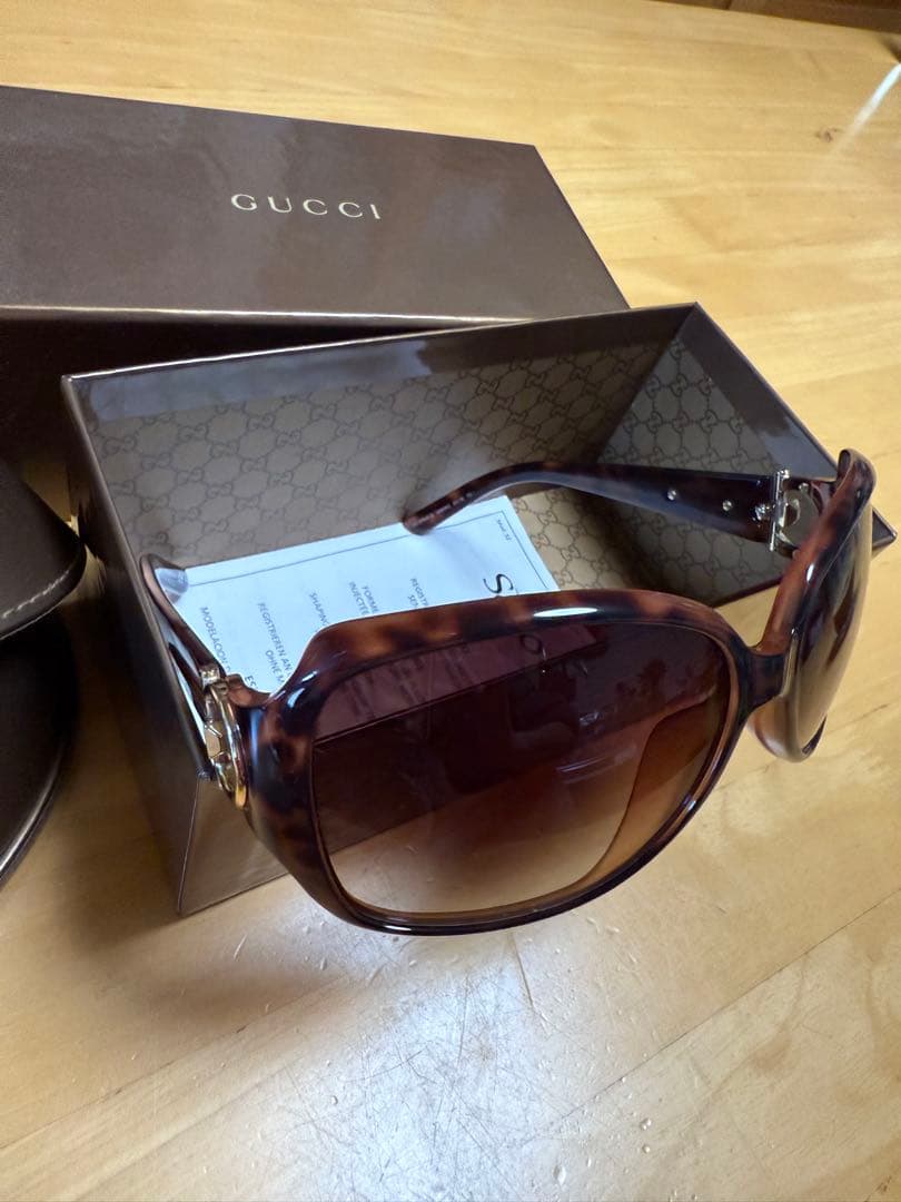 G UCC I サングラス ケース付 2377