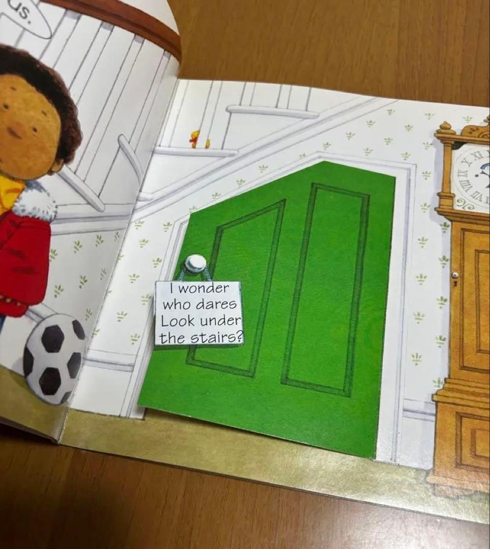 Who's making that noise? 仕掛け絵本 英語 - メルカリ