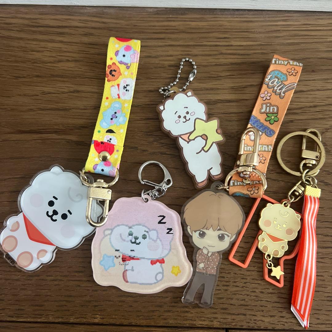 BTS Jin BT21 RJ キーホルダーセットです☆ジン、BTS、ソクジン - メルカリ