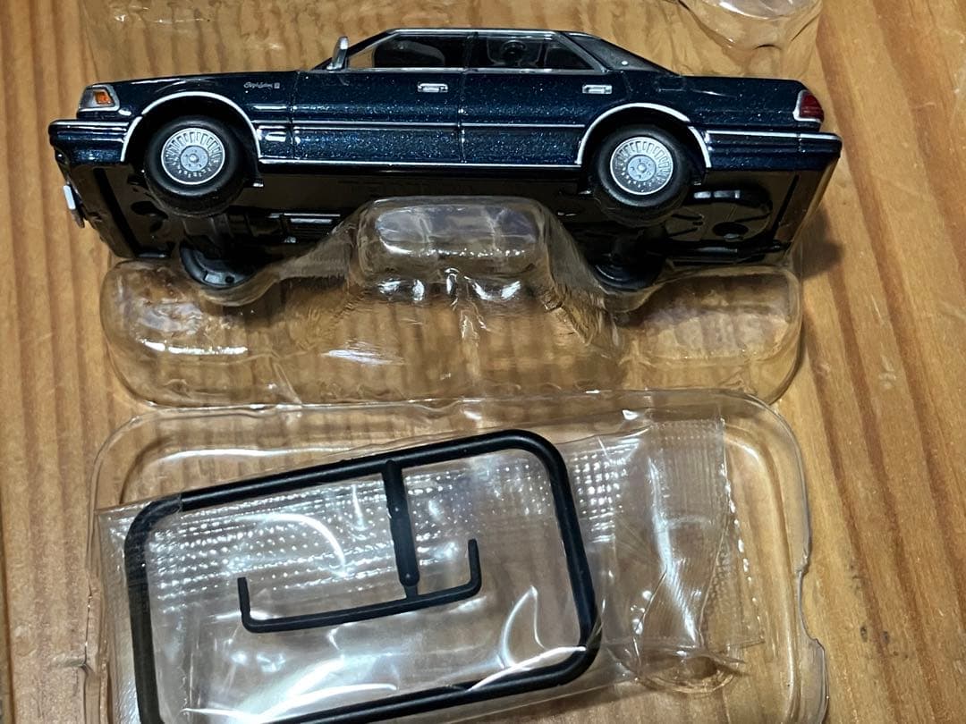 トミカリミテッドヴィンテージネオ トヨタ クラウン ハードトップ LV