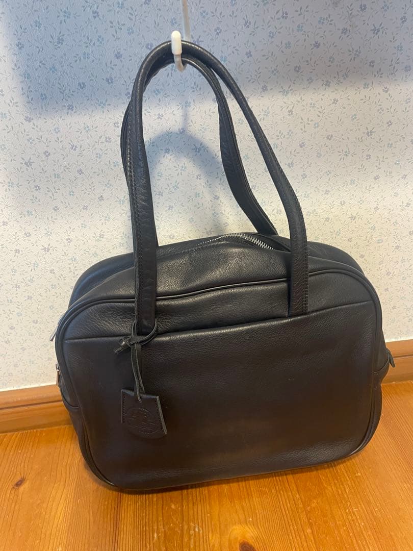 REN ブラックレザー ハンドバッグ REN】《トートバッグ》肩掛け、斜めがけも / シンプルで男女で使える