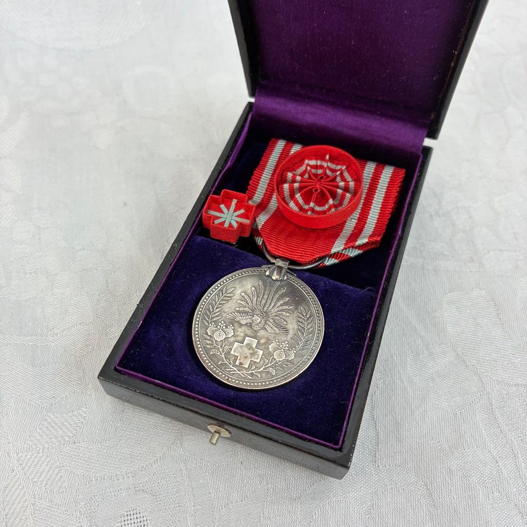日本赤十字社 特別社員章 ケース入り 銀 シルバー - メルカリ