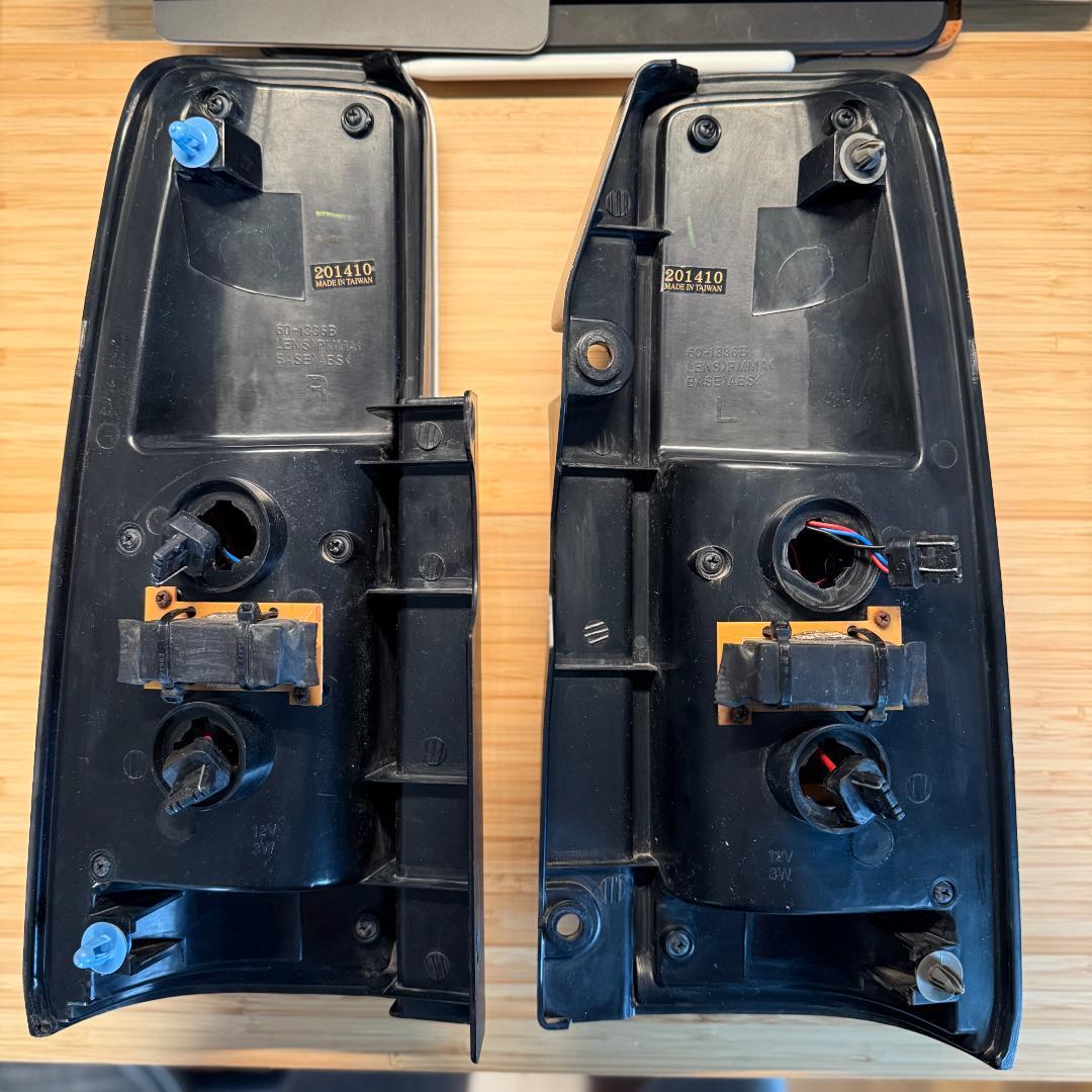 ジムニーJB23用エムブロLEDテールランプライトブルー