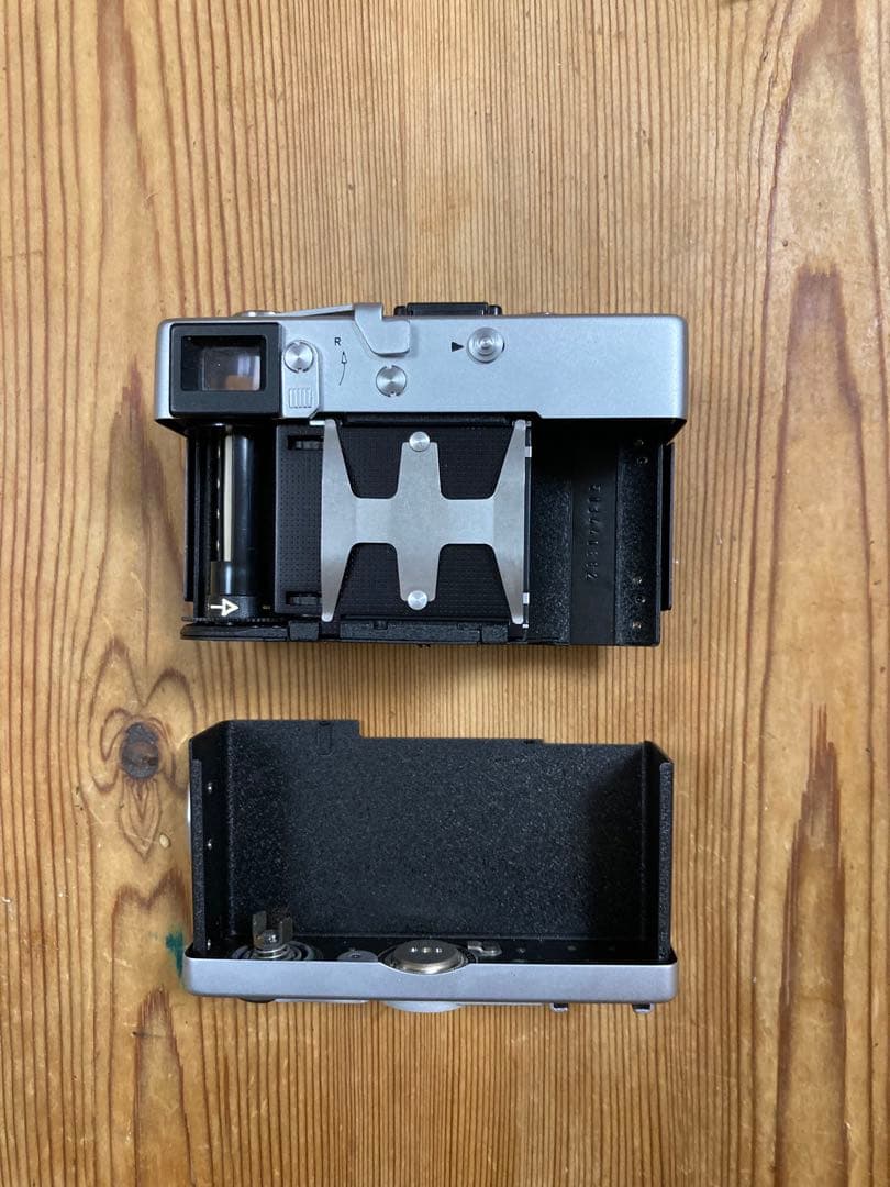 Rollei 35 SE フィルムカメラ 専用ケース・取扱説明書付き - メルカリ