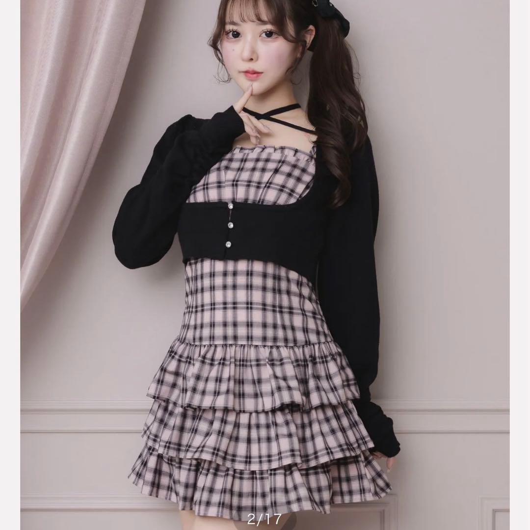 pium ビジューカーデ×チェックワンピセット ブラックピンク - メルカリ