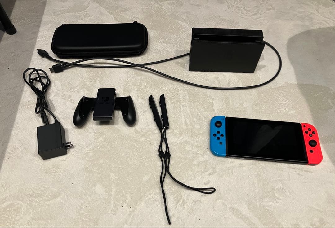 Nintendo Switch 本体 赤/青 Joy-Con