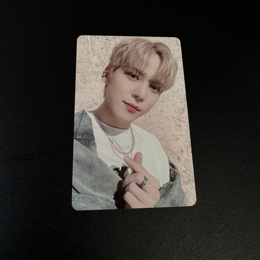 ATEEZ ユノ トレカ - メルカリ