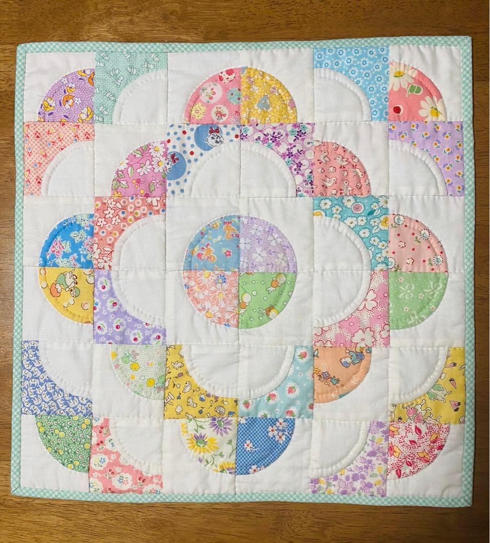 パッチワークキルト ドランカーズパスのキルト - メルカリ