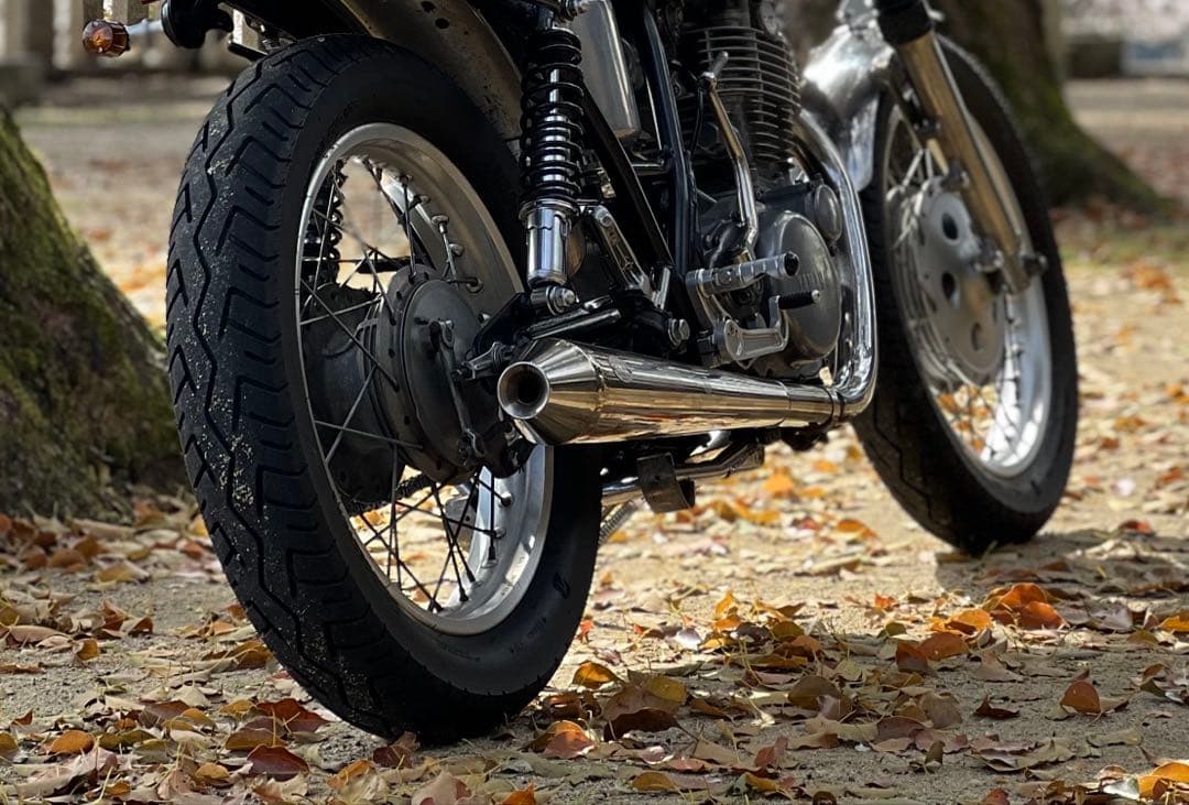 SR400 WM製7Rメガホンマフラー - メルカリ