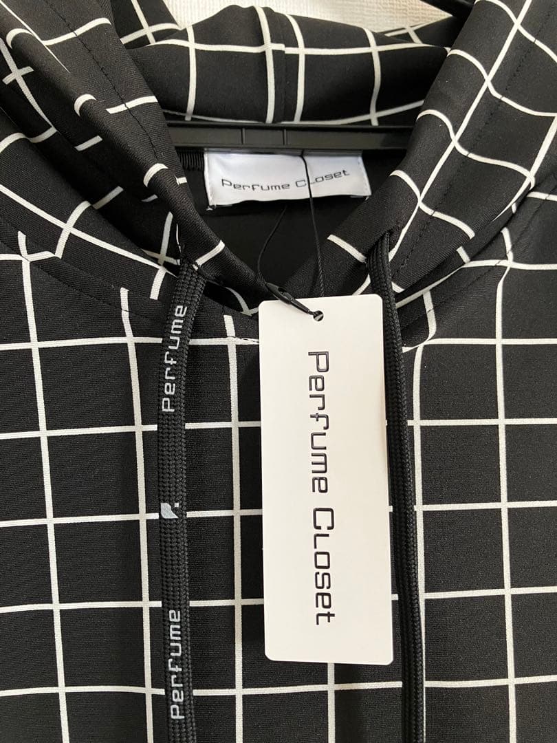 Hoodie/Inspired by ポリゴンウェイヴ/Black - メルカリ