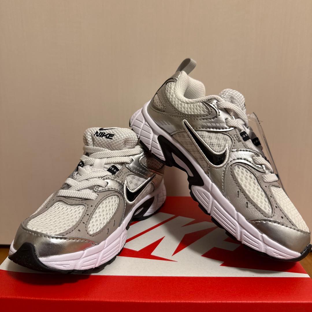 ナイキ　NIKE V5 RNR （PS）　18.5cm kids