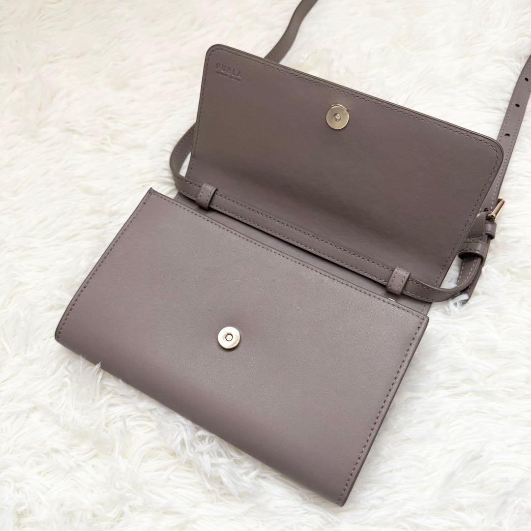 未使用級】FURLA フルラ Meti ショルダーバッグ ウォレット 現行ロゴ