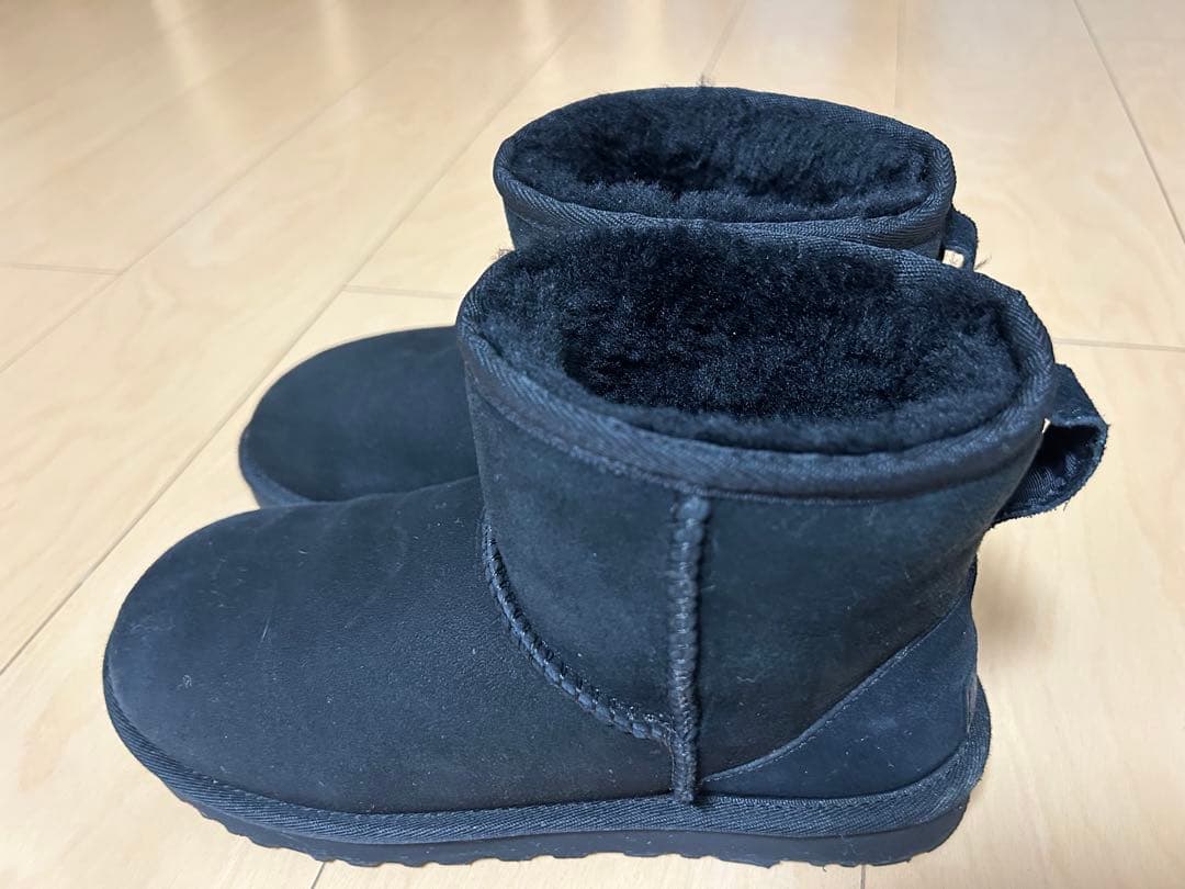 【美品】UGG ブラック 黒　ムートンブーツ　24.0 アグ UGG ブーツ ムートンブーツ アンクル クラシック マイクロ