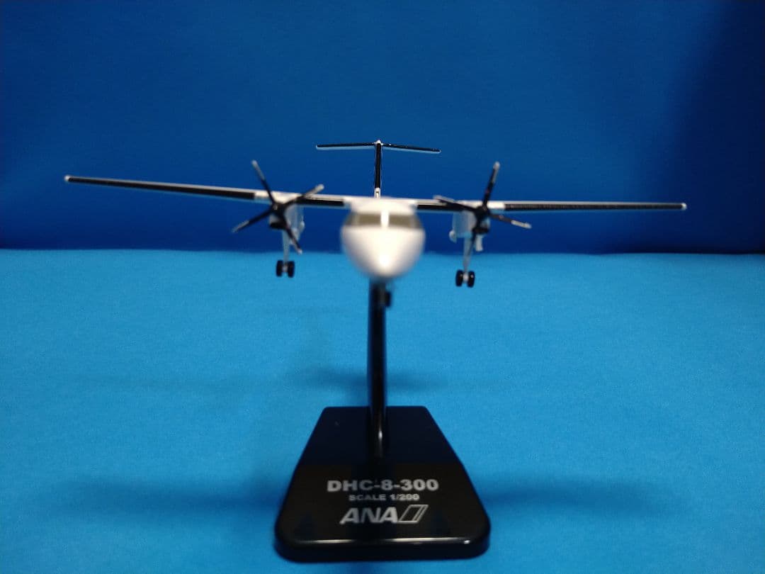 ANA全日空 DHC-8-300 JA801K 1/200 - メルカリ