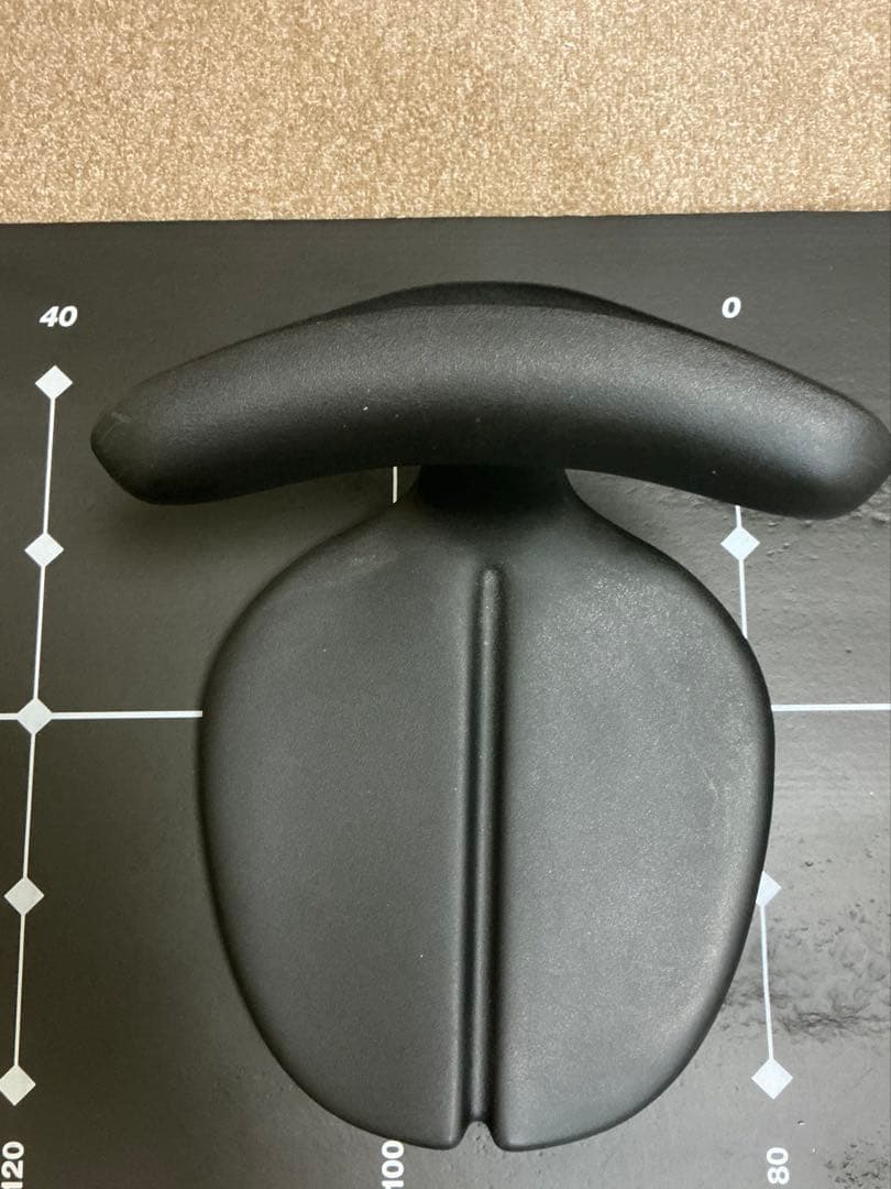 アーユルチェア ヒューマン メイド × アーユル・チェアー「あぐらイス」限定色を発売