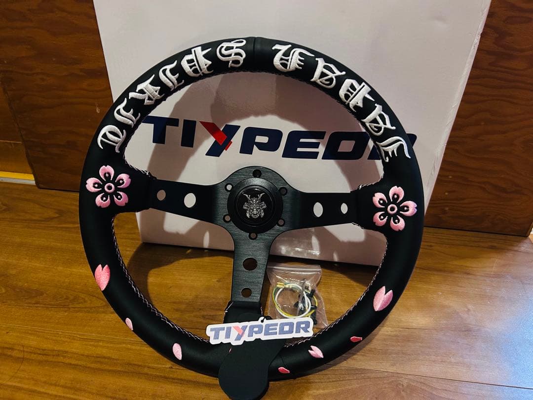 TYPEDR スポーツ ステアリング 32cm 展示品良品特価！】PCD70mm規格 32cm 小径ステアリング 金/銀/黒（表