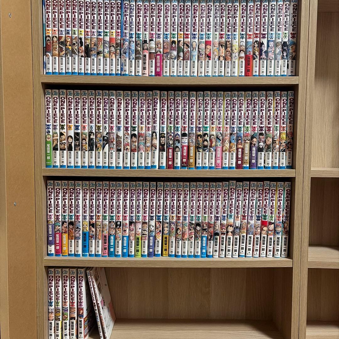 ワンピース全巻1〜113巻➕おまけ2冊 全巻収納ダンボール本棚付]ワンピース ONE PIECE (1-113巻 最新刊