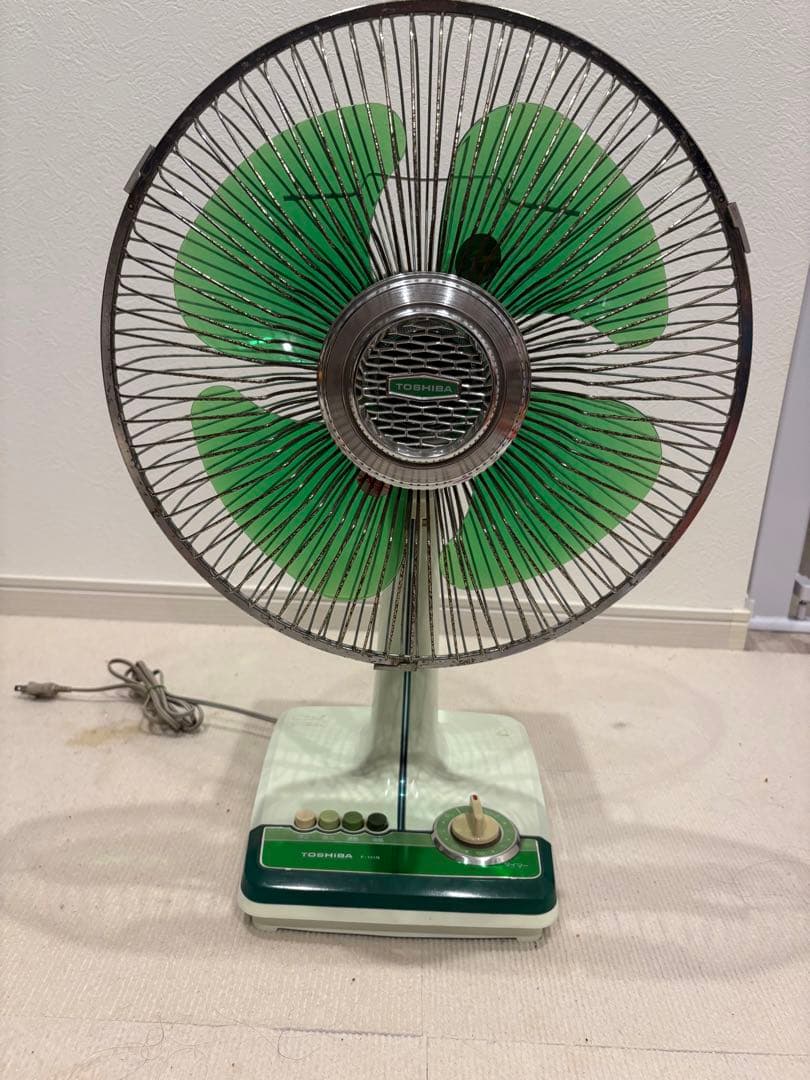 昭和レトロ】TOSHIBA 東芝 扇風機 F131g - メルカリ