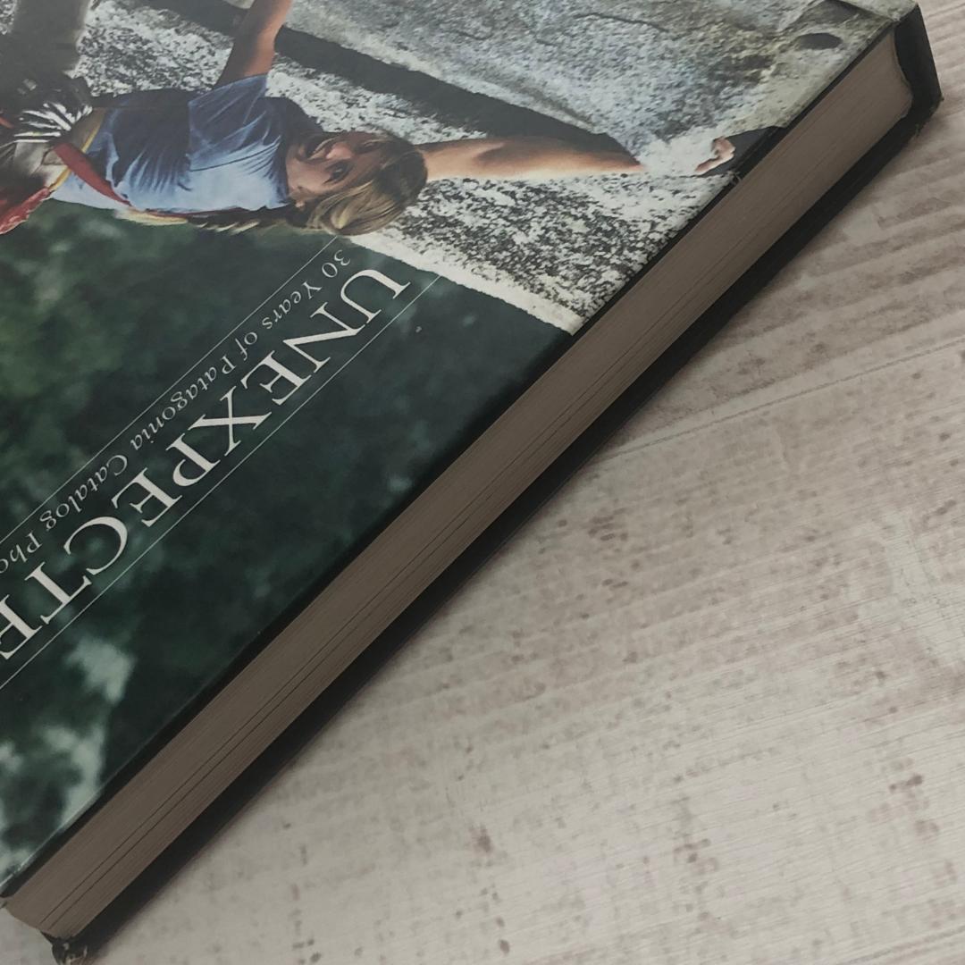 貴重な第一版‼️ パタゴニア 記念本 Unexpected 日本語版 - メルカリ