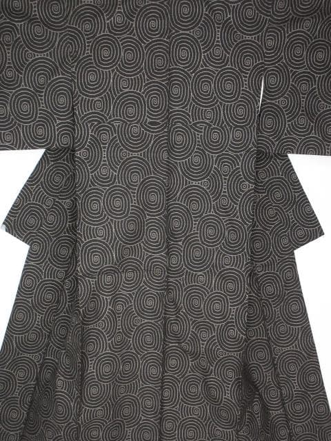 着用少ない！美品＊純泥染＊7マルキ＊本場大島紬＊渦巻き＊着物