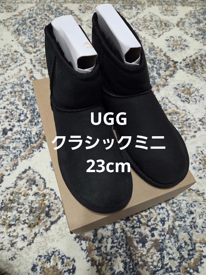 UGG W CLASSIC MINI II ブラック 6 Amazon.com | UGG Women's Classic Mini Ii Boot, Black, 05 | Shoes