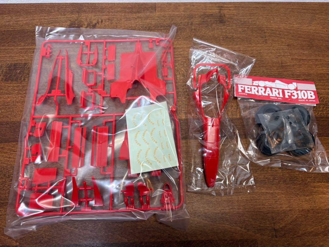 タミヤ 1/20 フェラーリ F310B スポンサーデカール、エッチングパーツ