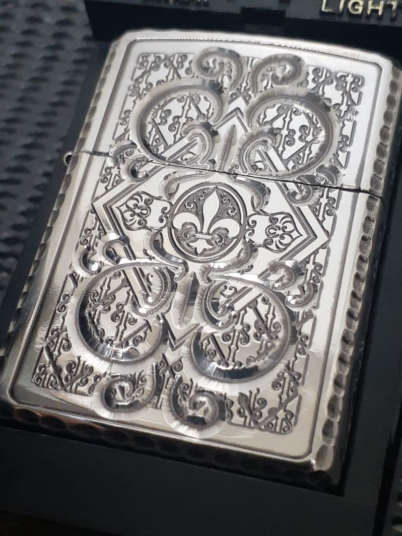 希少。MAVERTEAM アーマー Zippo。5面彫刻.シャインレイカット