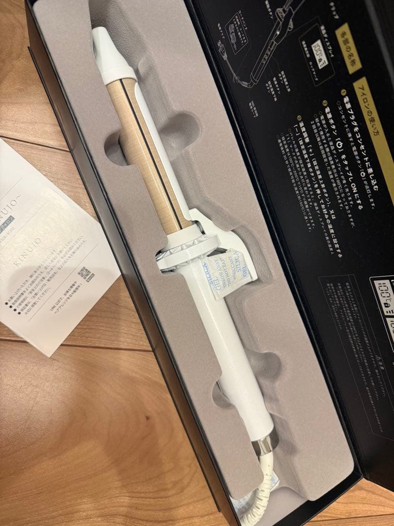 絹女　キヌージョ　カールアイロン　28mm 動作確認のみ KINUJO（絹女） ヘアアイロン カール 32mm 28mm 痛まない キヌージョ