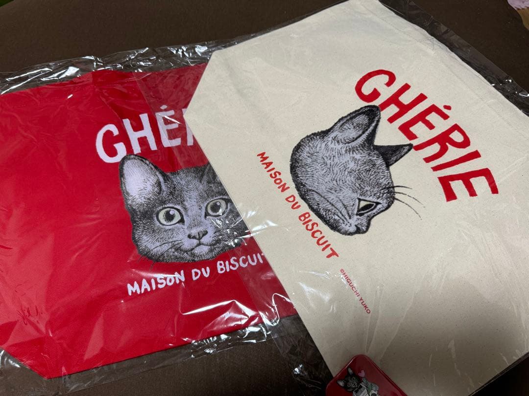 CHÉRIE×ヒグチユウコ/限定LEOトート2種類缶バッチ付き - メルカリ