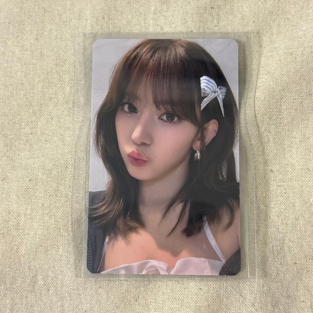 サクラ different 大阪 会場限定 weverse ユニバ トレカ - メルカリ