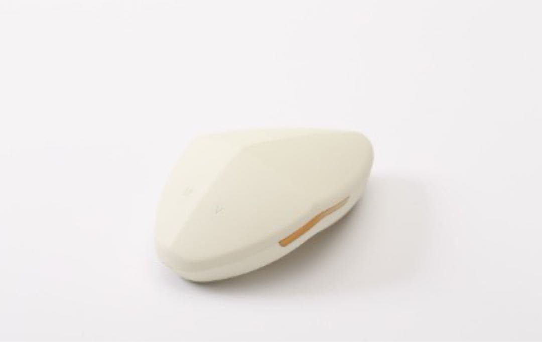 【Vippy（本体+総合美容液）】 Color：ホワイト 膣ケアと膣トレを同時に可能なVippyがリリース 1回6分の膣エステ体験