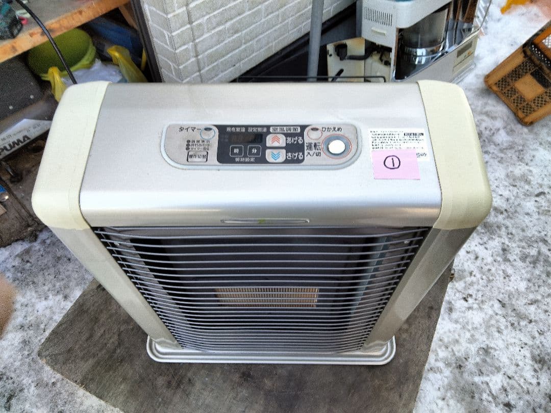 サンポットFF石油ストーブゼータス！品番「FFR‐562SX」2012年式中古品