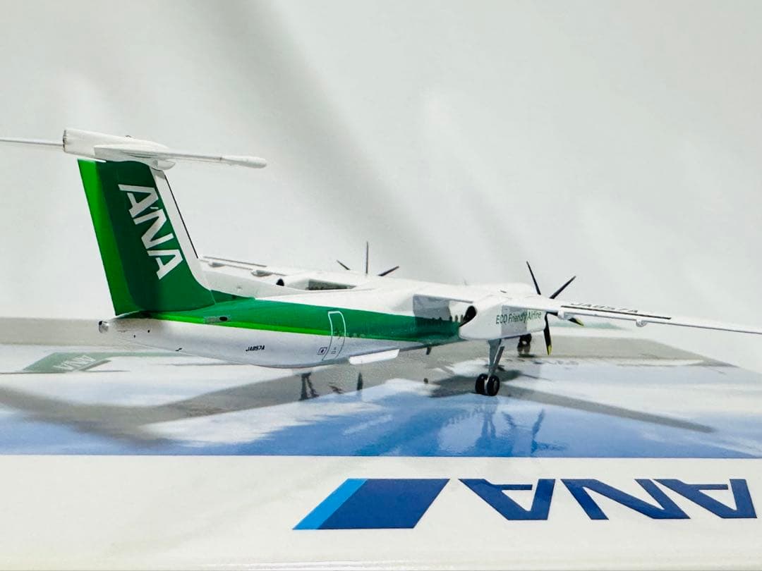 全日空商事 1/200 ANA DHC-8-400 Eco Bon - メルカリ