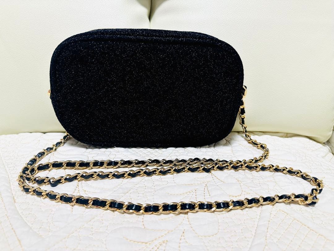 新品CHANEL 黒ノベルティコフレポーチ☆ラメ入りショルダーストラップ