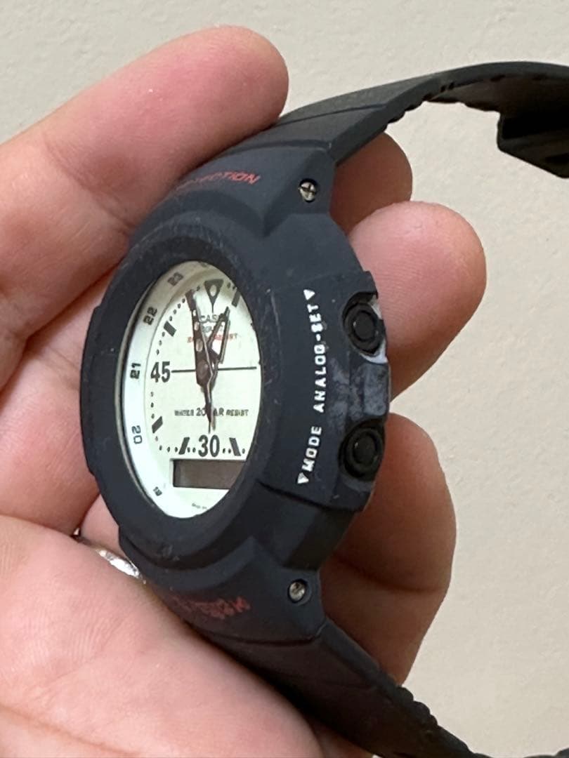 AW-500蓄光赤 AW-500B-7 G-SHOCK - メルカリ