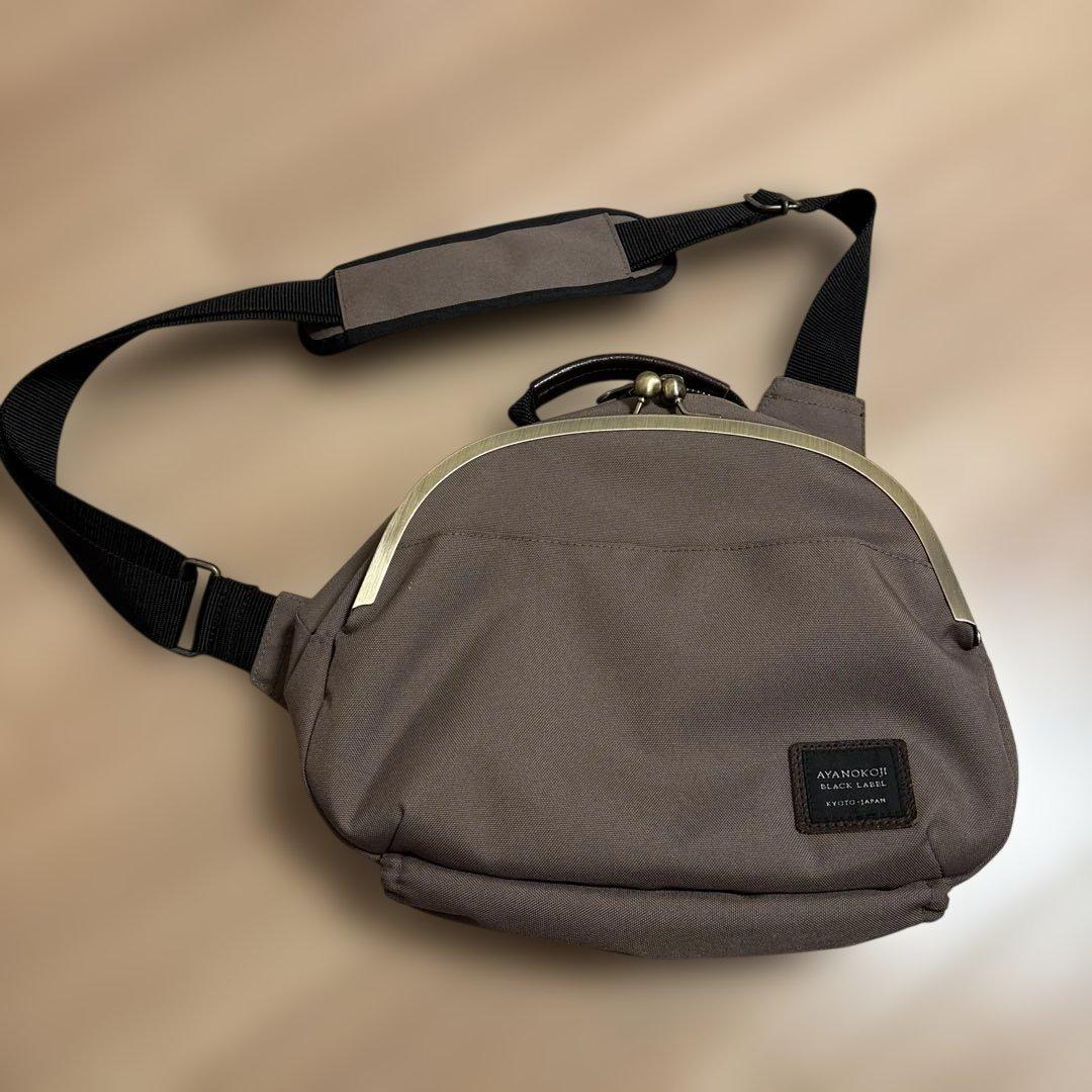 AYANOKOJI ボディバッグ ブラウン 大人気ボディバッグがリニューアル！ | AYANOKOJI | あやの小路