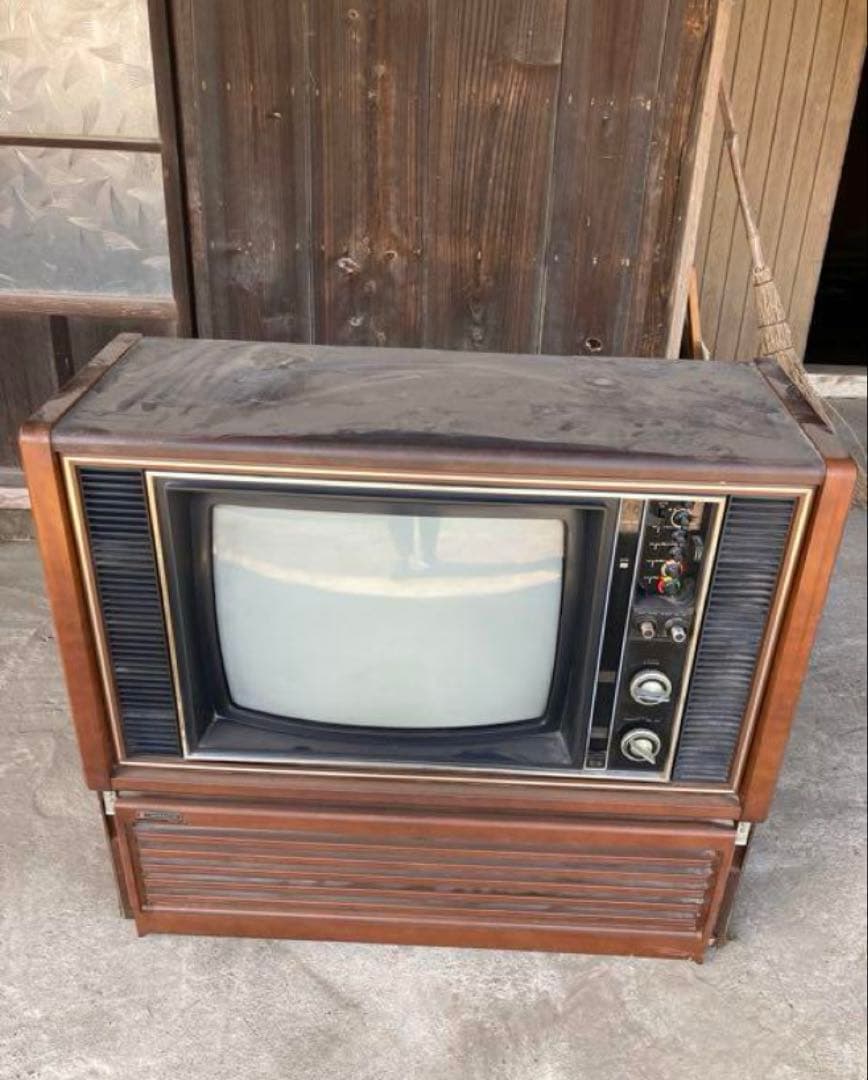 レトロ日立カラーテレビジョンCT-747テレビTV レトロ「日立 カラーテレビ C14-410」1982年製 7-12期 赤色 昭和家電