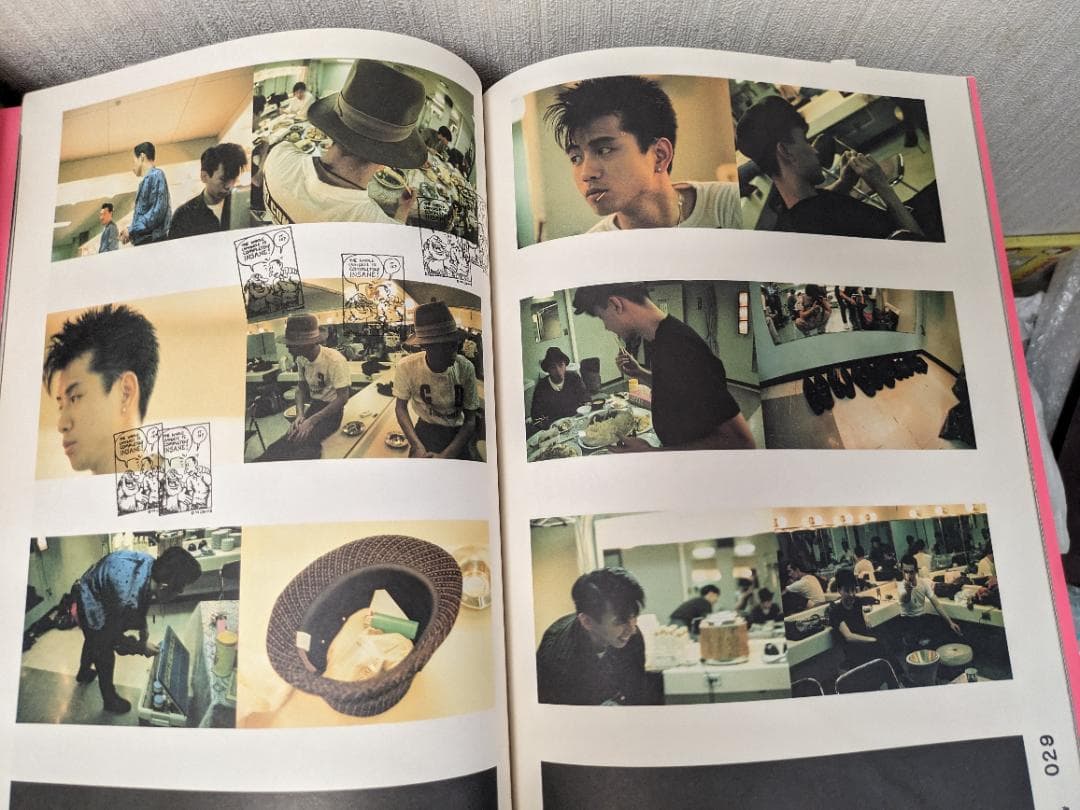 チェッカーズの1987年 GOツアーのパンフレット 2冊 - メルカリ